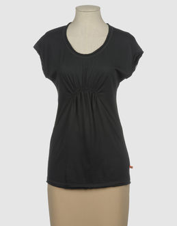 BOSS HUGO BOSS - TOPS - Kurzärmlige T-Shirts - bei YOOX.COM
