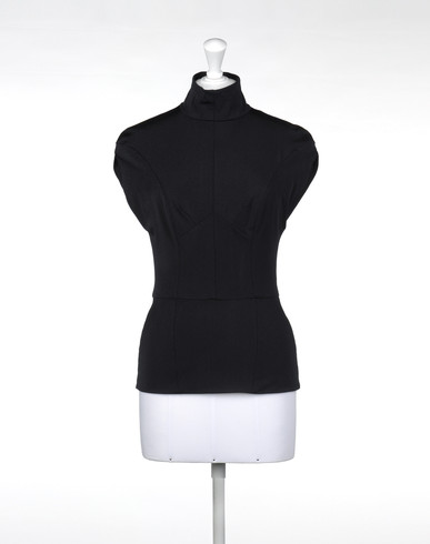 Sleeveless t-shirt