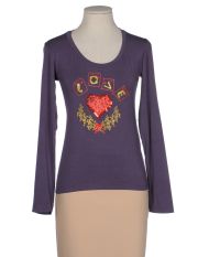 A,C - Long sleeve t-shirt