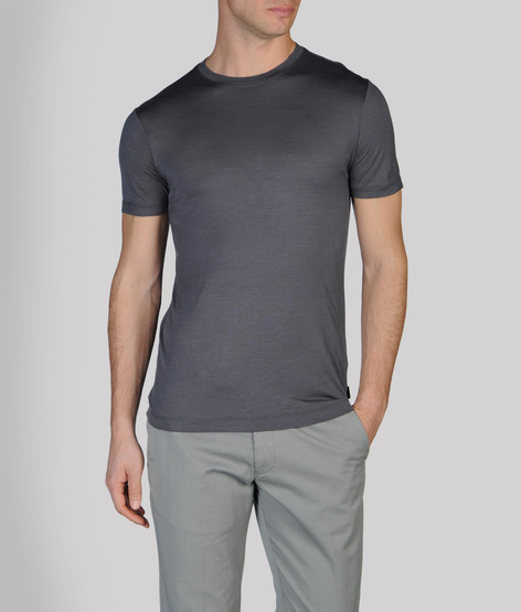 Short-sleeve t-shirt