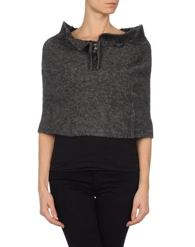 ZOOM IN-SIDE - Cape