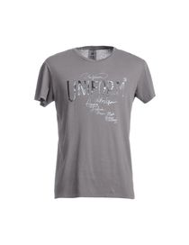 UNIFORM - T-shirt