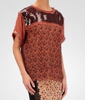 Bottega Veneta® Perforiertes Top aus Seide und Ayers mit Paillettenbesatz und Blumemotiv Bottega Veneta® Perforiertes Top aus Seide und Ayers mit Paillettenbesatz und Blumemotiv