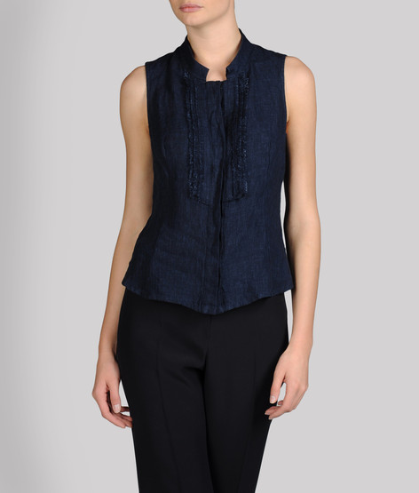 Sleeveless shirt