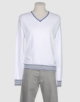 Fdn V-necks - Item 39192576