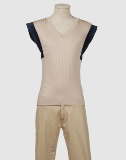 HAUTE - MAGLIERIA - Maglie collo a v - su YOOX.COM