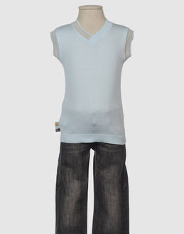 NUSNUS V necks Item 39214534