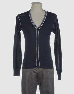 LJD MARITHE' FRANCOIS GIRBAUD - MAGLIERIA - Maglie collo a v - su YOOX.COM