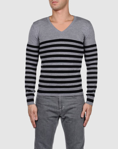 ZOOM McQ - V-neck