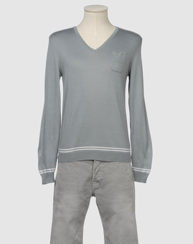 ZOOM YOON - V-neck