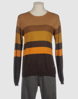 WESC - MAGLIERIA - Maglie collo a giro - su YOOX.COM