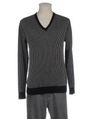 POSE LONDON - V-neck