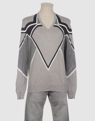 ZOOM BIKKEMBERGS - V-neck
