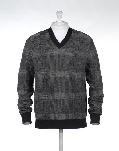 Pull à col en v