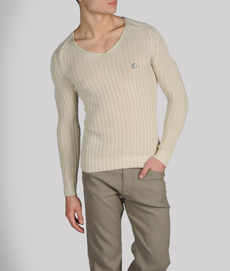V neck sweater