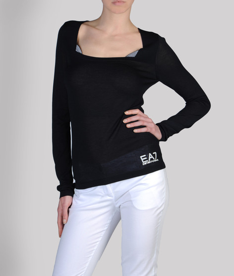 Long sleeved sweater
