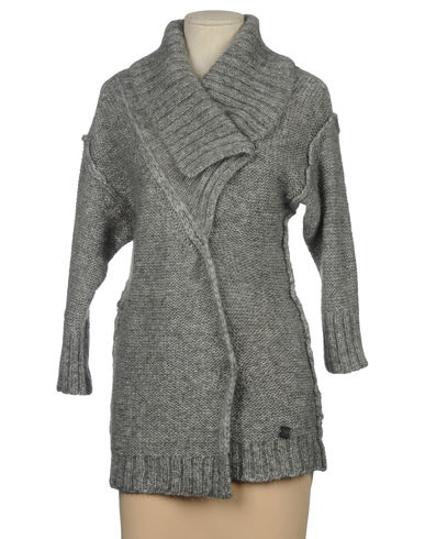 ZOOM CARACTERE - Cardigan