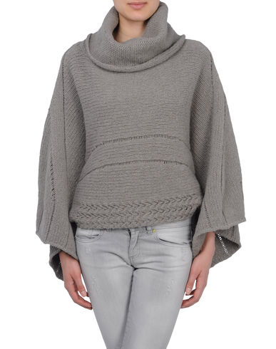 ZOOM ILARIA NISTRI - Cape