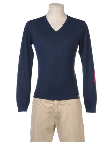 ZOOM SZEN - V-neck