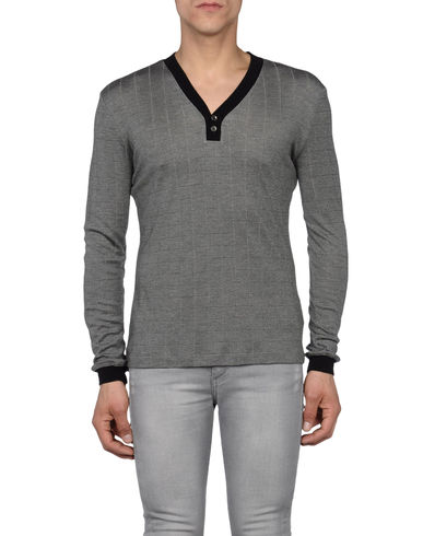 ZOOM VERSUS - V-neck
