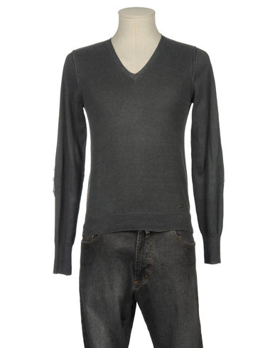 ZOOM LIU •JEANS - V-neck