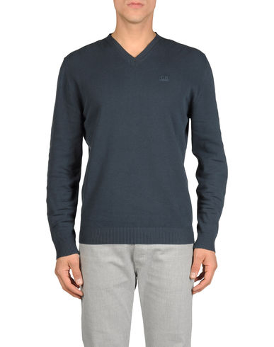 ZOOM C.P. COMPANY - V-neck