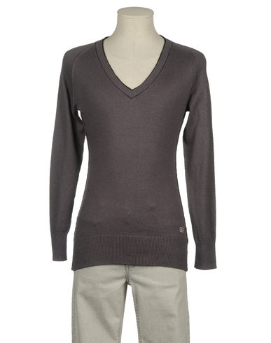 ZOOM NAPAPIJRI - V-neck