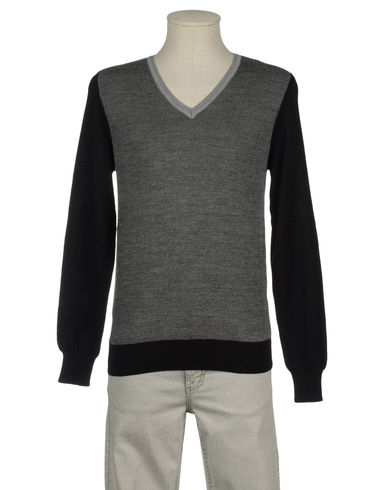 ZOOM YOON - V-neck