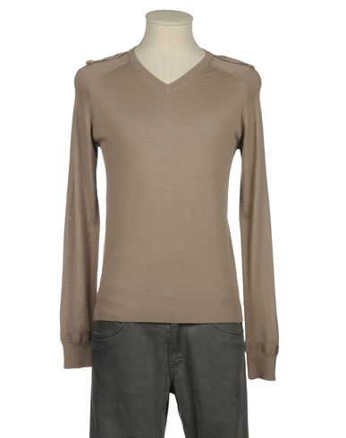 ZOOM NAME - V-neck