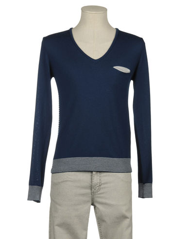 ZOOM VNECK - V-neck