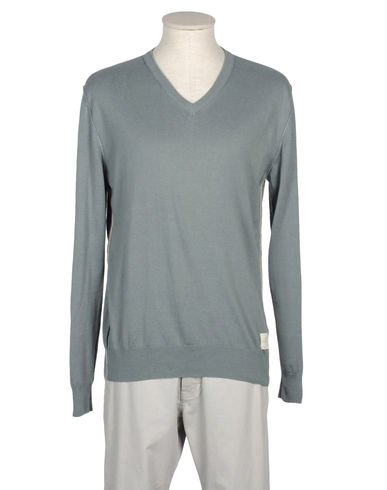 ZOOM REPLAY - V-neck