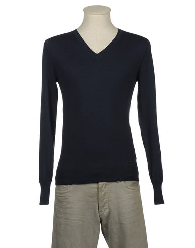 ZOOM LIU •JEANS - V-neck