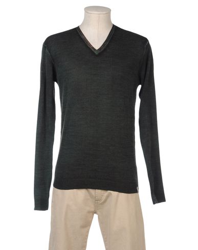 ZOOM SZEN - V-neck