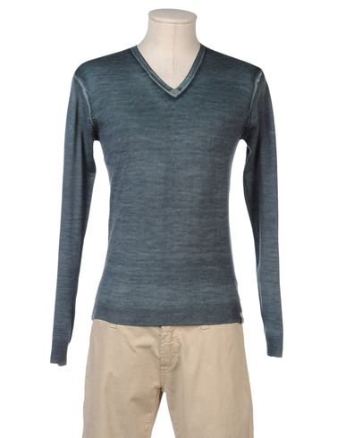 ZOOM SZEN - V-neck