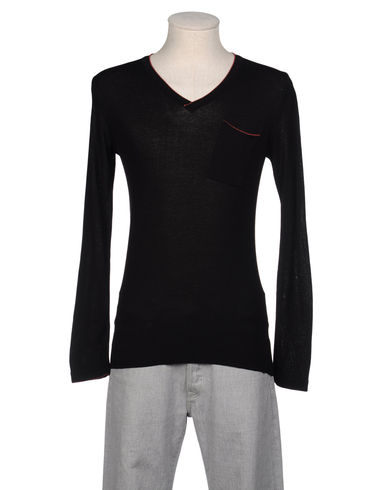 ZOOM FABIO DI NICOLA - V-neck