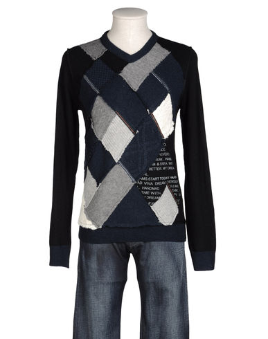 ZOOM DESIGUAL - V-neck