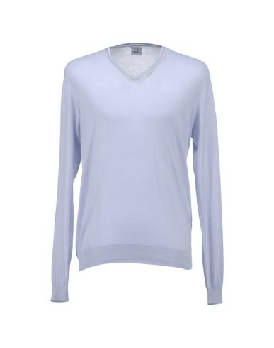 ZOOM C.P. COMPANY - V-neck