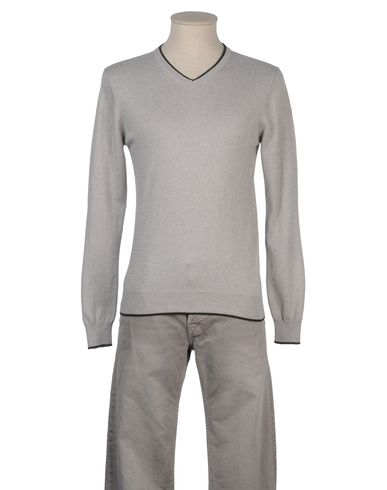 ZOOM TOUCH BACK - V-neck