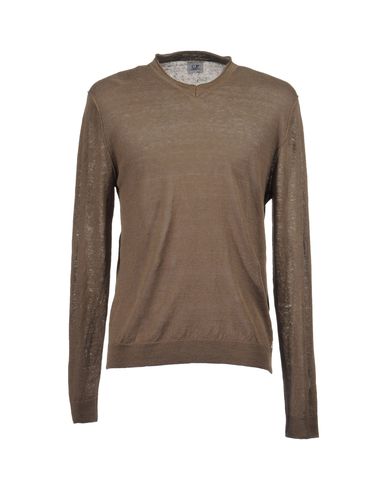 ZOOM C.P. COMPANY - V-neck