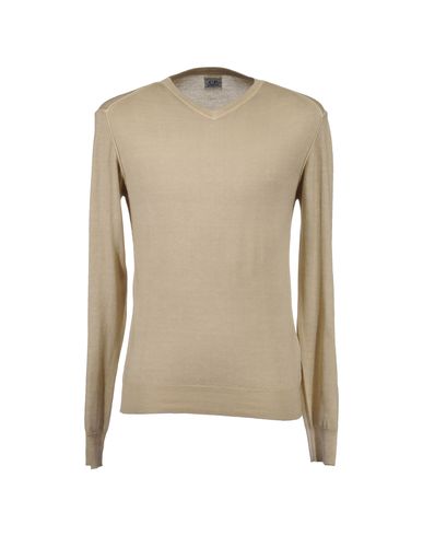 ZOOM C.P. COMPANY - V-neck