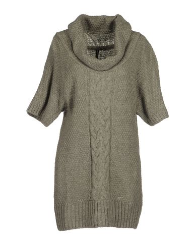 ZOOM AMY GEE - Turtleneck