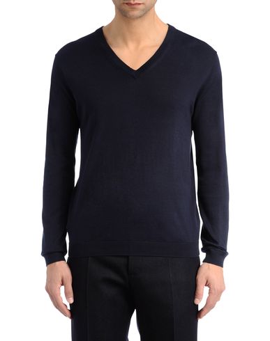 Luxe Essential V-Neck