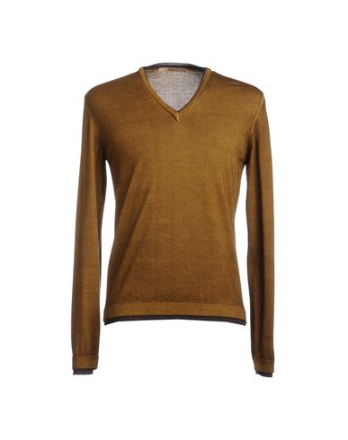 ZOOM NUUR - V-neck