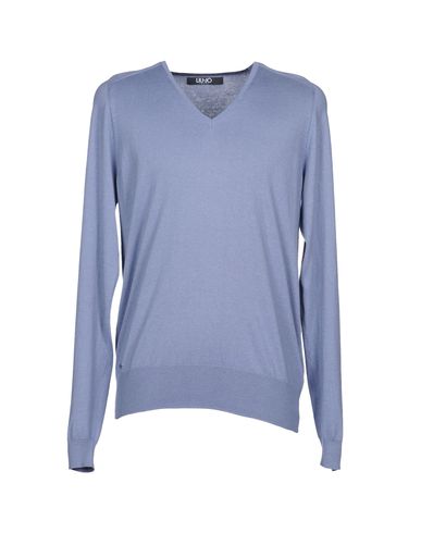 ZOOM LIU •JO JEANS - V-neck
