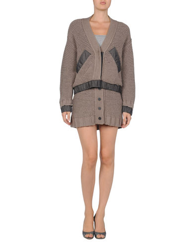 ZOOM AVIÙ - Outfit