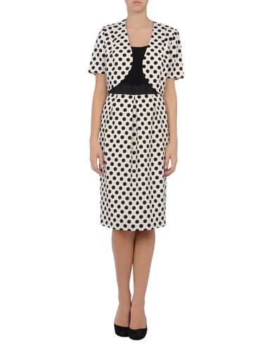 ZOOM GLORIA ESTELLÉS - Outfit