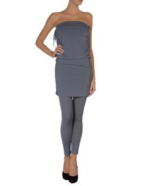 CARACTERE - Outfit