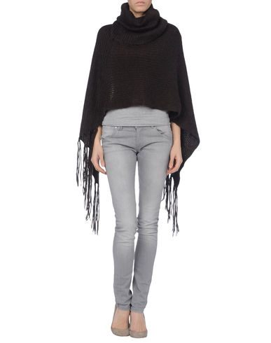 ZOOM LUK AP - Cape