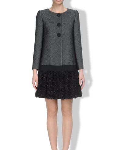 Moschino, Mantel