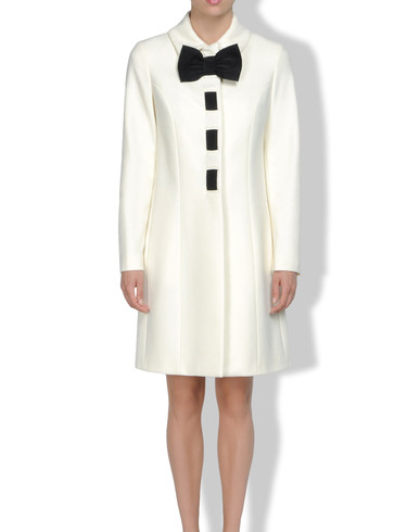 Moschino, Mantel